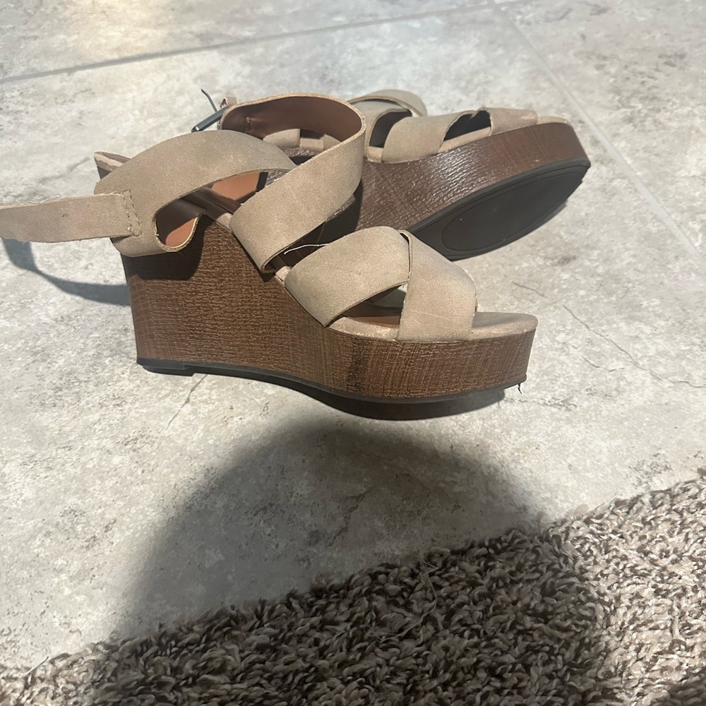 Women's Tan Wedge Sandals